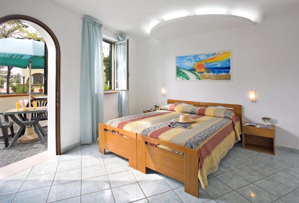 Albergo Villa Hibiscus Forio di Ischia Pokój zdjęcie